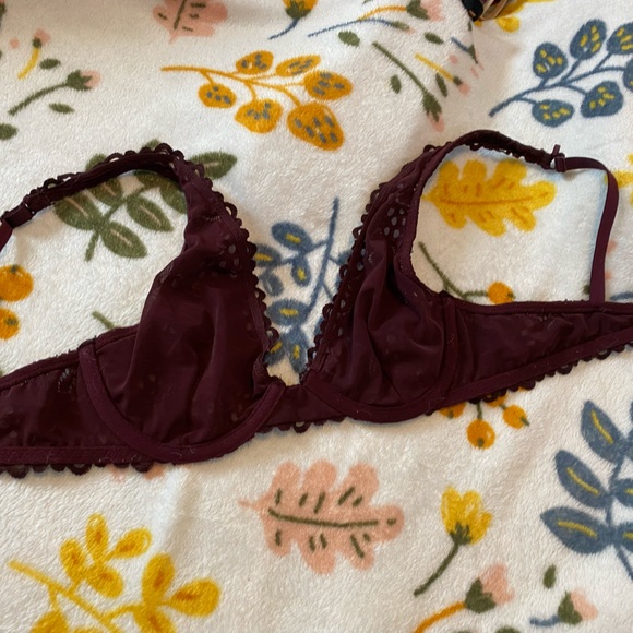 Set of aerie bralettes - Picture 6 of 9